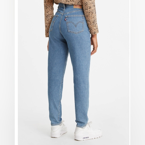 Levi's High Waist Taper Mom Jeans - Picture 2 of 8